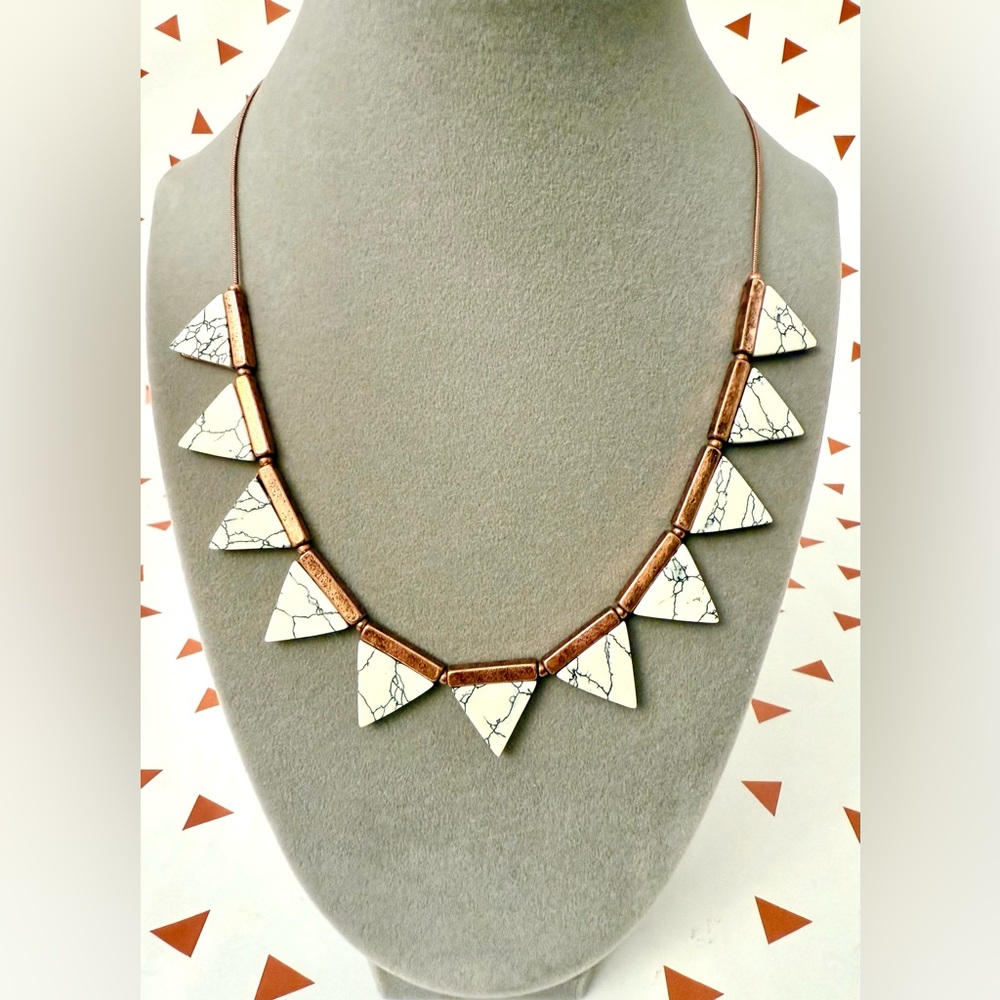 Copper Metal Geometric Triangles White Mable Veining Stones w/ Extender 21 in
